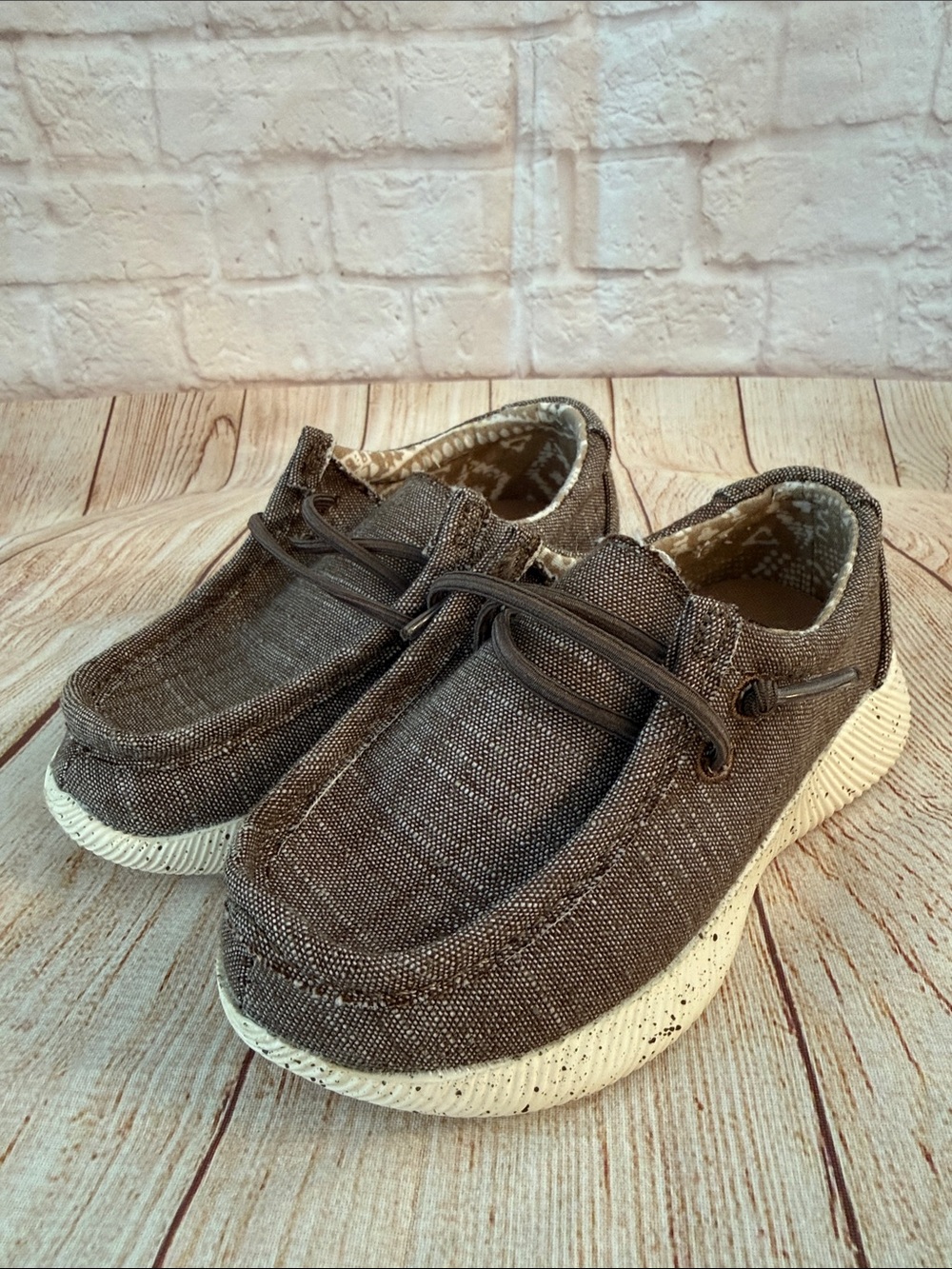 Crevo Kids/Baby Brown Canvas Slip-On Shoes with Cream Soles - Size 6